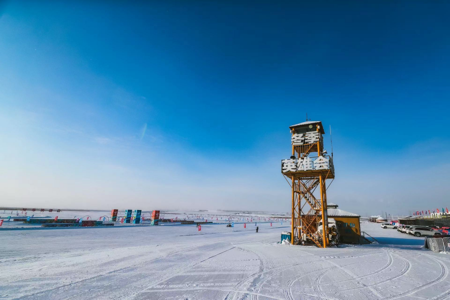 <b>突破极限，再创辉煌：2023冬季英雄会雪地摩托越野场地大奖赛突破(TOP1)车手李</b>
